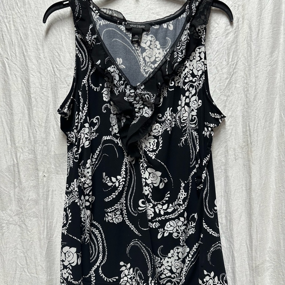 White House Black Market top size XL